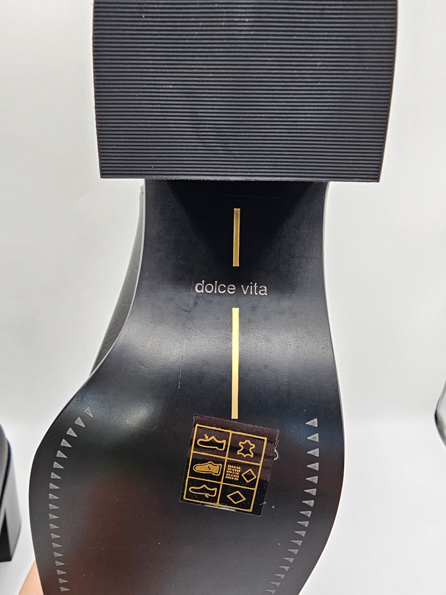 Dolce Vita Falon Black Leather Ankle Boots – Women’s 8